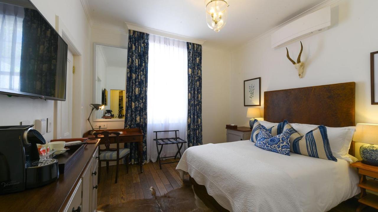 乔斯蒂酒店 Graaff-Reinet 外观 照片 A room at the hotel