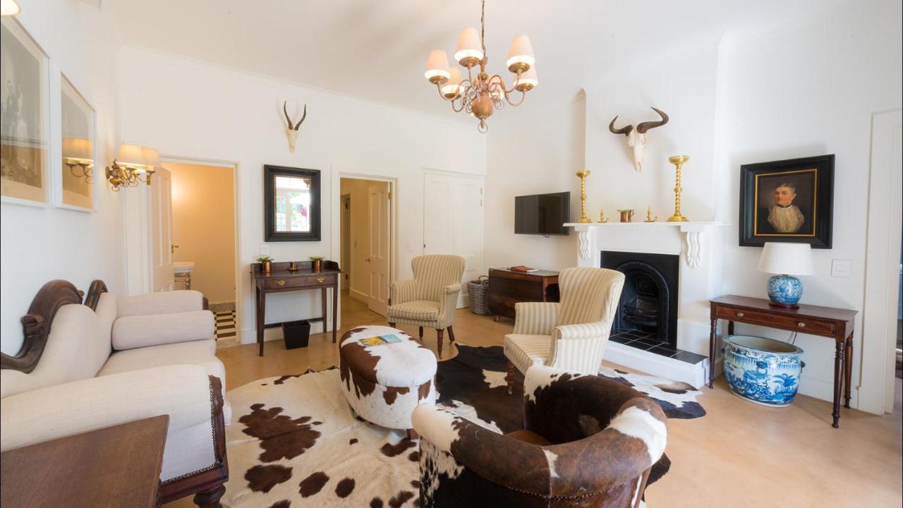 乔斯蒂酒店 Graaff-Reinet 外观 照片 The interior of the house