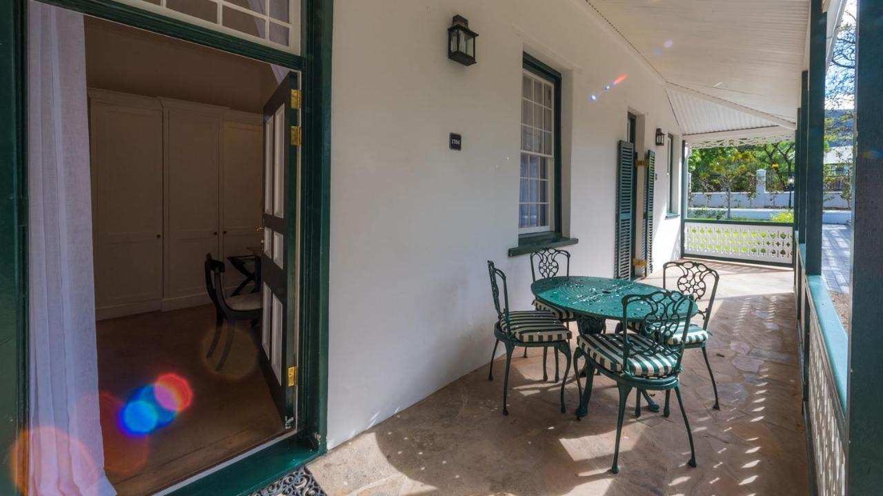 乔斯蒂酒店 Graaff-Reinet 外观 照片 Verandah of the house