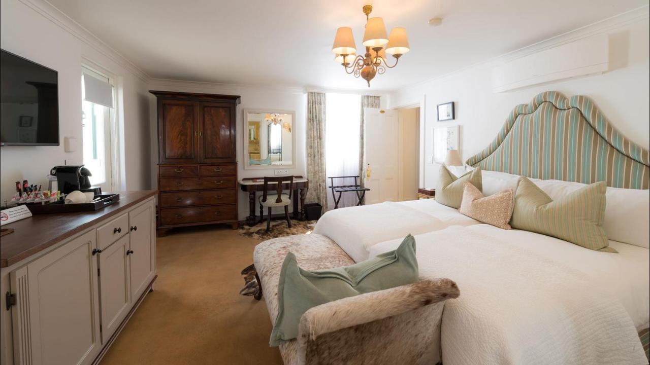 乔斯蒂酒店 Graaff-Reinet 外观 照片 A room at the hotel