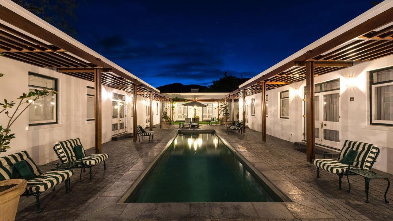 乔斯蒂酒店 Graaff-Reinet 外观 照片 The pool at the hotel