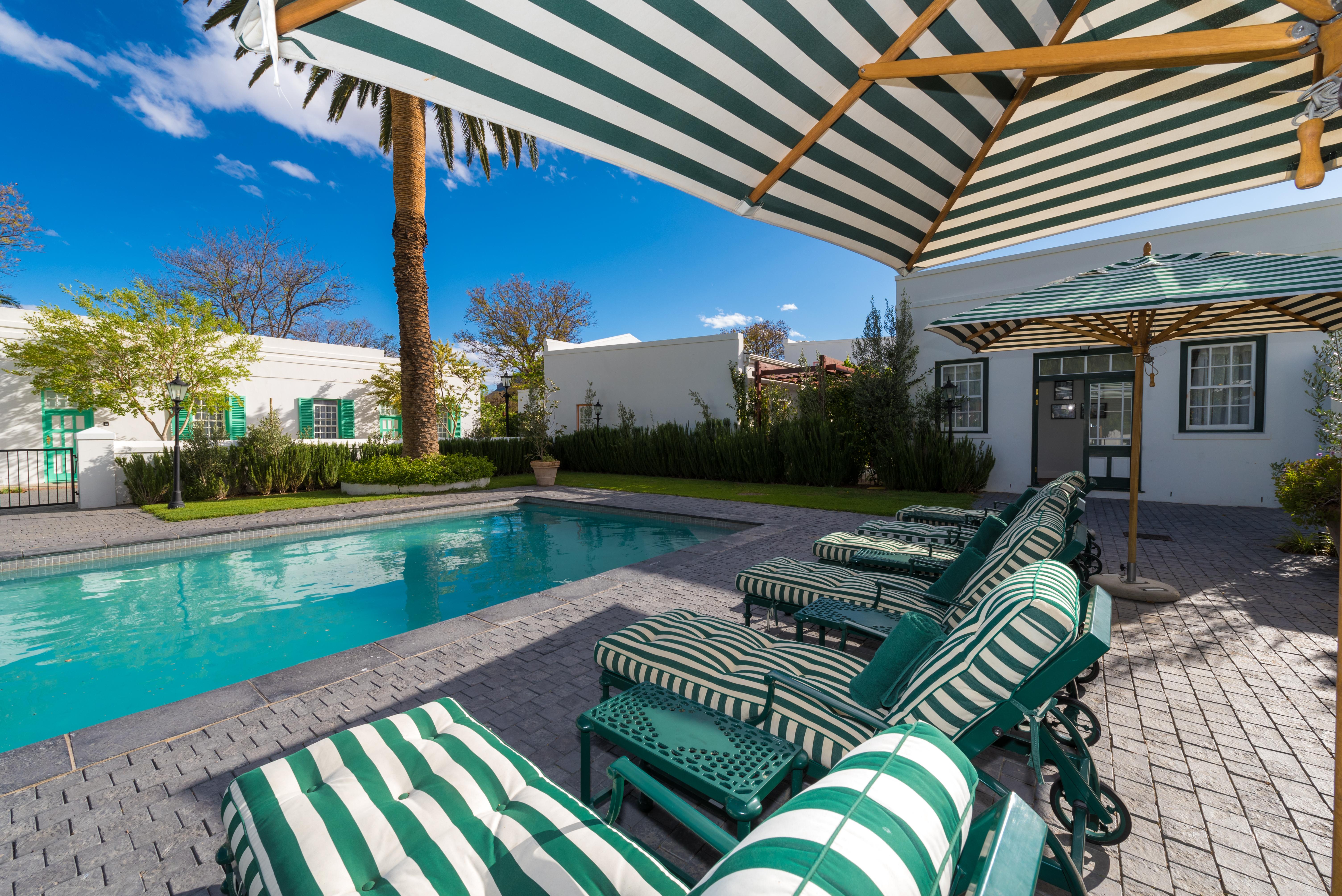 乔斯蒂酒店 Graaff-Reinet 外观 照片 The pool at the Ace Hotel in Palm Springs